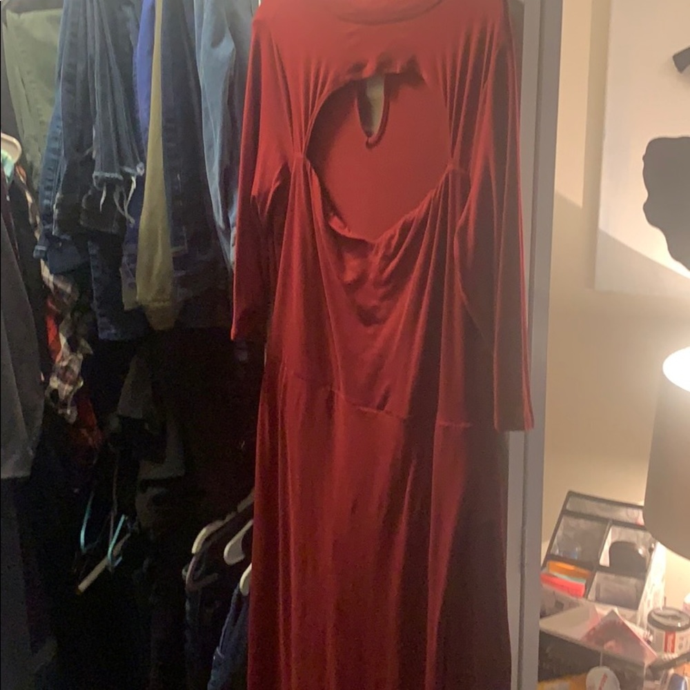 Long evening dress with split on left side